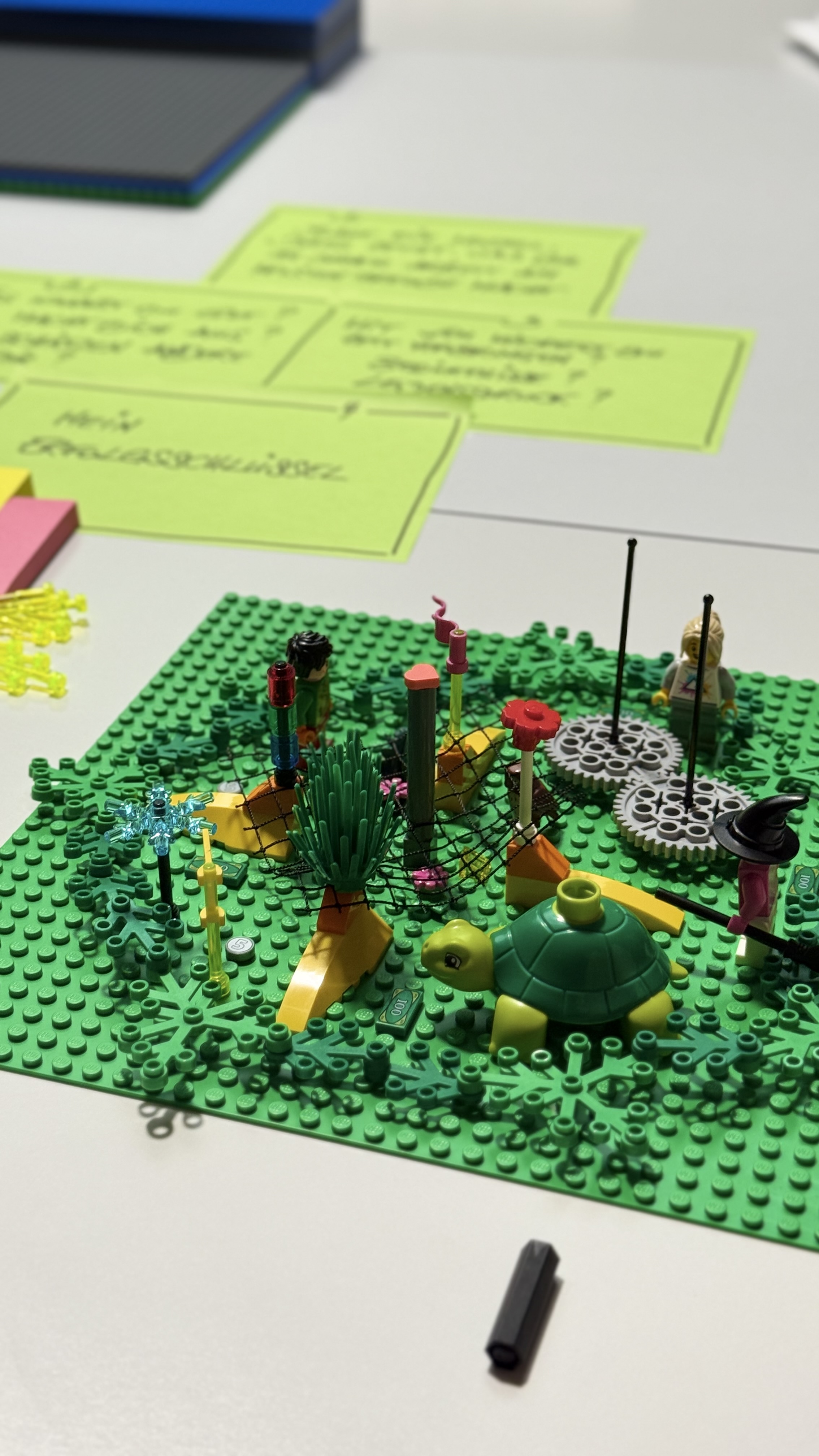 LEGO Modell mit Schildkröte im Tu.es.day Workshop